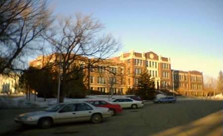 美国迈诺特州立大学波廷尼奥分校（波廷尼奥）（现名：达科他学院（波廷尼奥））
