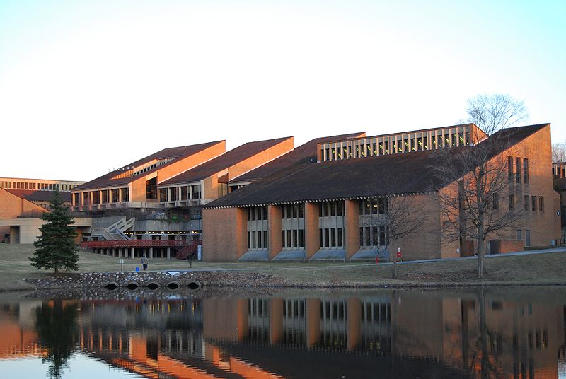 美国奥克兰社区学院(布卢姆菲尔德山)