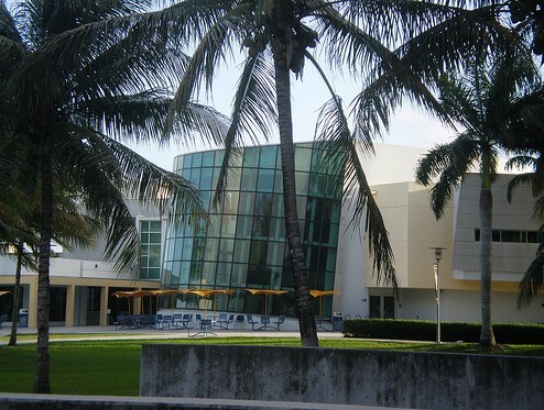 佛罗里达国际大学(迈阿密)