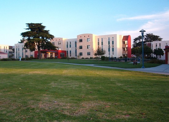 加州州立大学蒙特瑞湾分校(加州海滨)