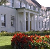 美国摩尔特诺马圣经学院（波特兰）（现名：摩尔特诺马大学圣经学院）