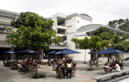 美国都市技术学院(新港)