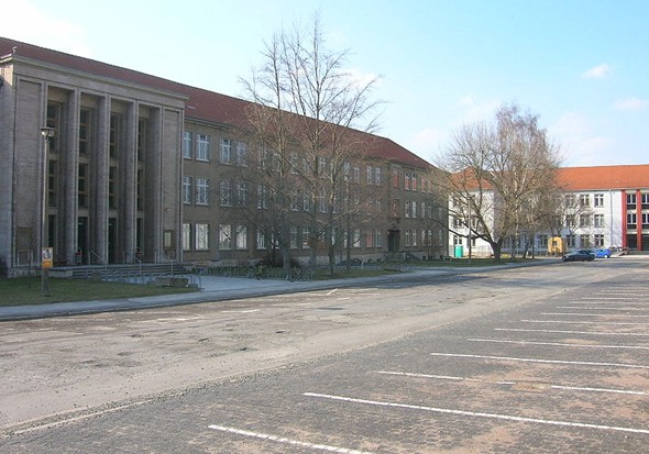 伊尔梅瑙工业大学