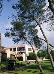 法国索非亚-昂蒂波利斯实用经济管理教研中心
