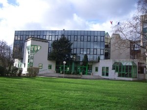 鲁昂高等商业学校