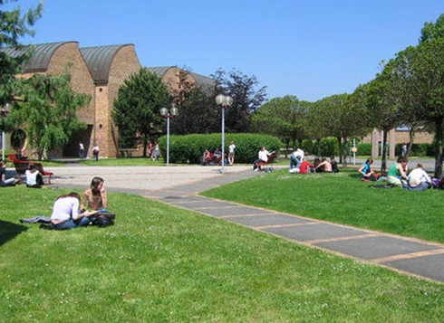 法国阿尔图瓦大学(阿拉斯) 法国阿尔图瓦大学(阿拉斯)