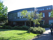 德国汉诺威经济高等专业学院（现名：汉诺威经济应用技术大学）