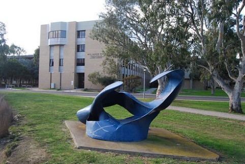 澳大利亚拉筹伯大学
