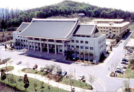 韩国中央僧伽大学