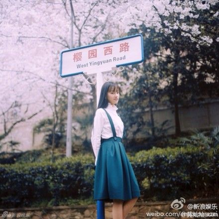 “武大女神“ 赏樱写真 樱花纷飞恬静复古美如画卷 “武大女神“ 赏樱写真 樱花纷飞恬静复古美如画卷