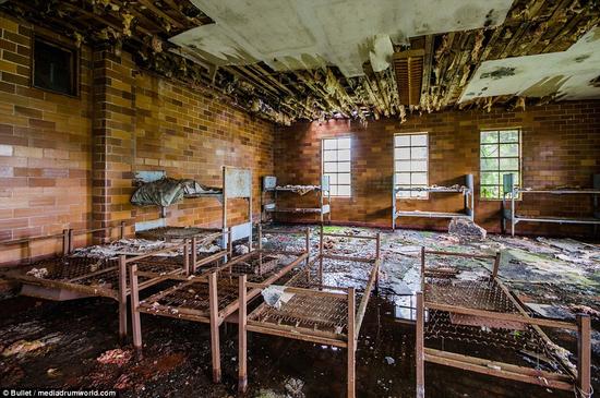 美国“死亡学校”照片曝光 55名学生被教工杀害