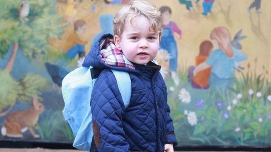 英国乔治小王子将满4周岁 9月就上预备学校