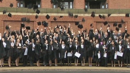 英国政府拒绝国际学生毕业不回国 或影响大学招生