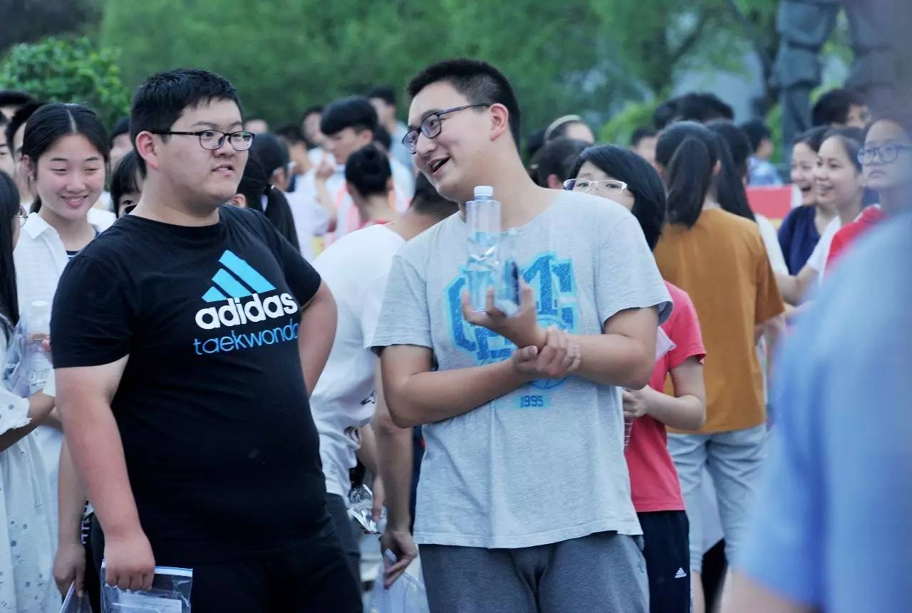高校毕业生落户北京更难! 官方:落户指标总量封顶