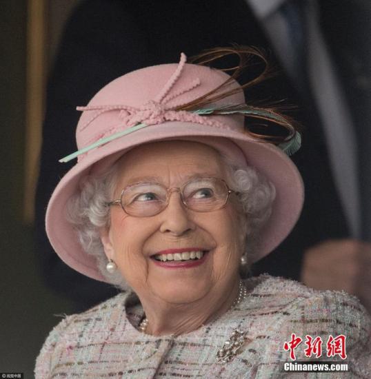英女王生日近千澳洲人获勋 7名华人获勋位勋章