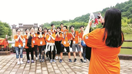 图文：长江连香江暑期来游学