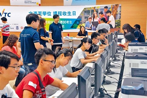 香港高中生在高校报名现场