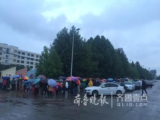 二胎来了配套没跟上 领秀城名士豪庭等小区学位吃紧