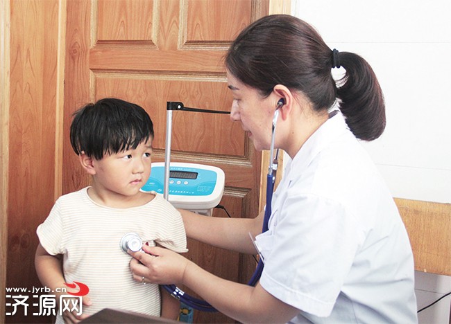 幼儿园开学在即萌娃扎堆体检 最多一天200余人