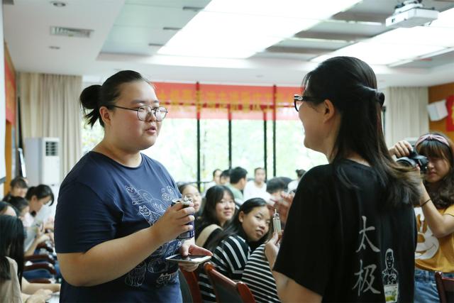 太极藿香液高校健康公益行活动走进重庆工商大学