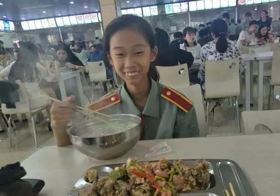 10岁上大学女童父亲:若不留级读到博士毕业28岁了