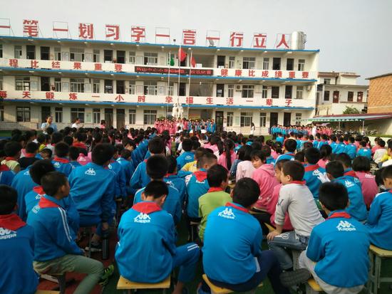 马山口镇马山小学举行唱国歌 校歌比赛