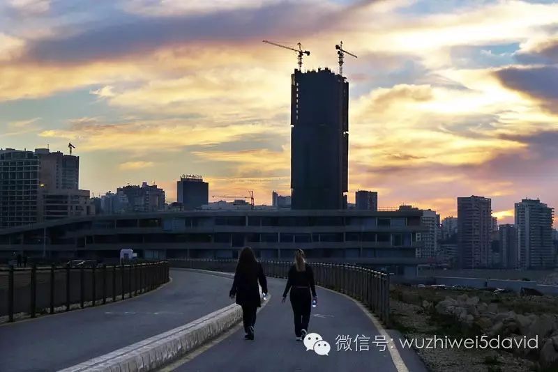 在中东的美国大学到底是什么样子的？