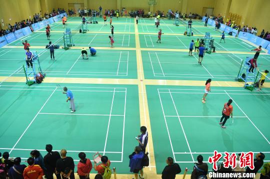 2000余名华人四川角逐第24届全球华人羽毛球锦标赛