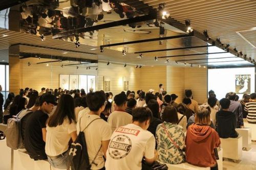 影儿时尚集团与20所高校艺术新生代演绎“融合之美”