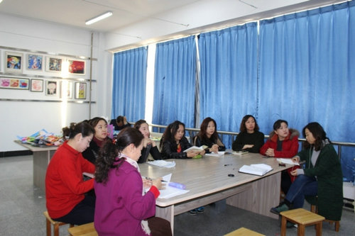 延吉市职业高中学前教育专业开展青年教师“创新”技术培训活动