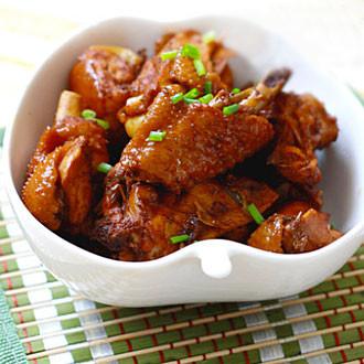 江苏一高校食堂红烧鸡被检出亚硝酸盐 究竟是怎么回事?
