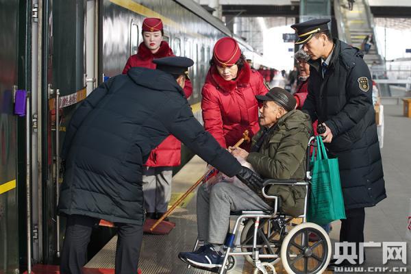 高校陆续放假 银川客运段迎来寒假客流高峰