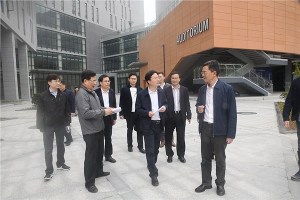 汕头市副市长林晓湧带队莅临汕头大学调研广东省实验室建设