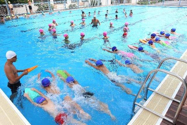 从小学习游泳，暑期给孩子来个游泳计划