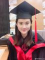 跳水美女陈若琳从中国人民大学毕业 穿学位服自拍