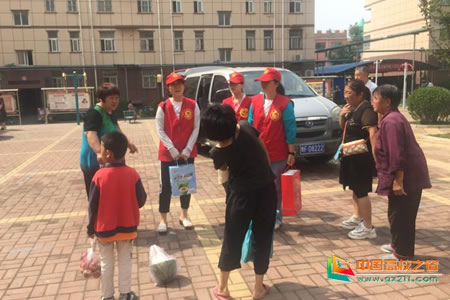 河南省鹤壁市淇滨中学志愿者开展端午节慰问等活动