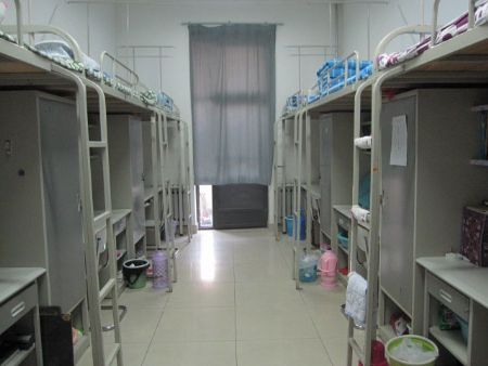 河北工艺美术职业学院宿舍条件怎么样—宿舍图片内景