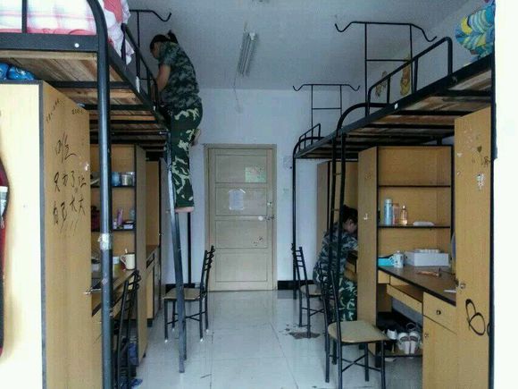 湖南现代物流职业技术学院宿舍条件怎么样—宿舍图片内景